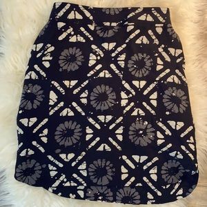 Madewell black, Gray, and cream silk printed skirt